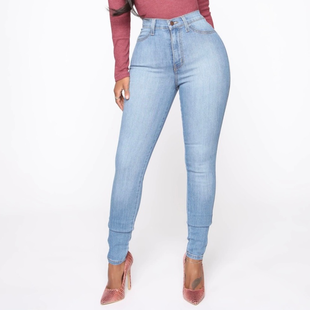 Fashion Nova High Waisted Classic Jeans Size 7